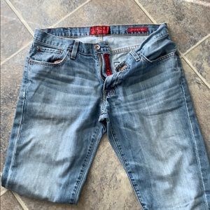 Men’s Lucky Brand denim jeans.